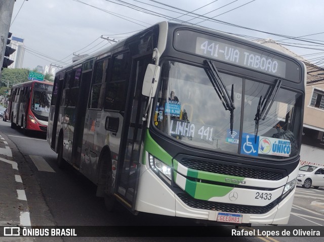 Empresa de Ônibus Vila Galvão 2433 na cidade de Guarulhos, São Paulo, Brasil, por Rafael Lopes de Oliveira. Número da foto: #11901772.