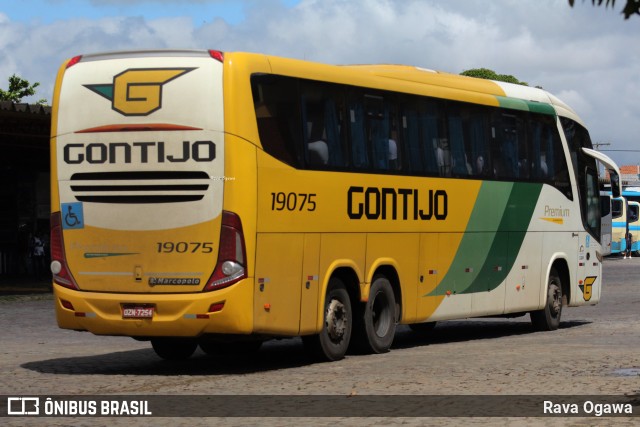 Empresa Gontijo de Transportes 19075 na cidade de Vitória da Conquista, Bahia, Brasil, por Rava Ogawa. ID da foto: 11906249.