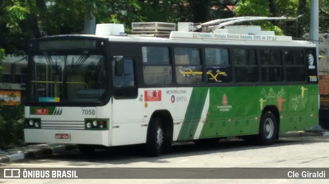 Next Mobilidade - ABC Sistema de Transporte 7050 na cidade de São Paulo, São Paulo, Brasil, por Cle Giraldi. ID da foto: 11837866.