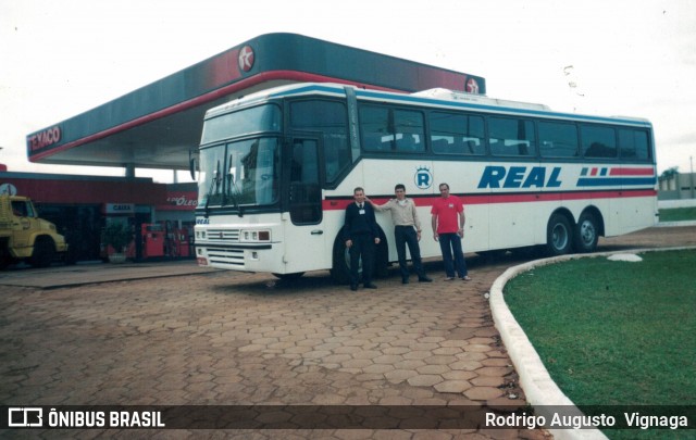 Real Transporte e Turismo 4004 na cidade de Foz do Iguaçu, Paraná, Brasil, por Rodrigo Augusto  Vignaga. ID da foto: 11838045.