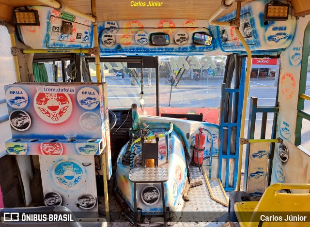 Trem da Folia 3961 na cidade de Caldas Novas, Goiás, Brasil, por Carlos Júnior. Número da foto: #11841333.