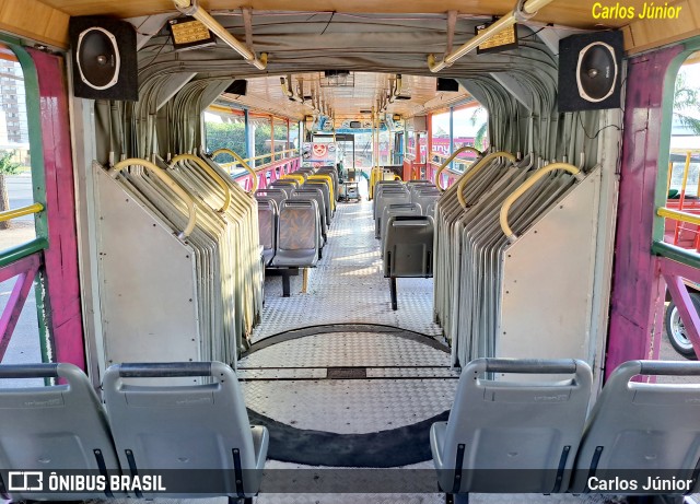 Trem da Folia 3961 na cidade de Caldas Novas, Goiás, Brasil, por Carlos Júnior. Número da foto: #11841340.