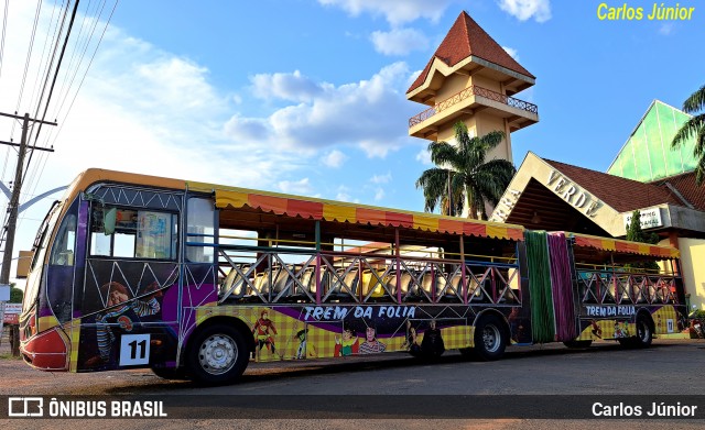 Trem da Folia 3961 na cidade de Caldas Novas, Goiás, Brasil, por Carlos Júnior. Número da foto: #11841347.