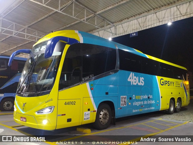 4bus - Cooperativa de Transporte Rodoviário de Passageiros Serviços e Tecnologia - Buscoop 44002 na cidade de Balneário Camboriú, Santa Catarina, Brasil, por Andrey  Soares Vassão. ID da foto: 11843911.