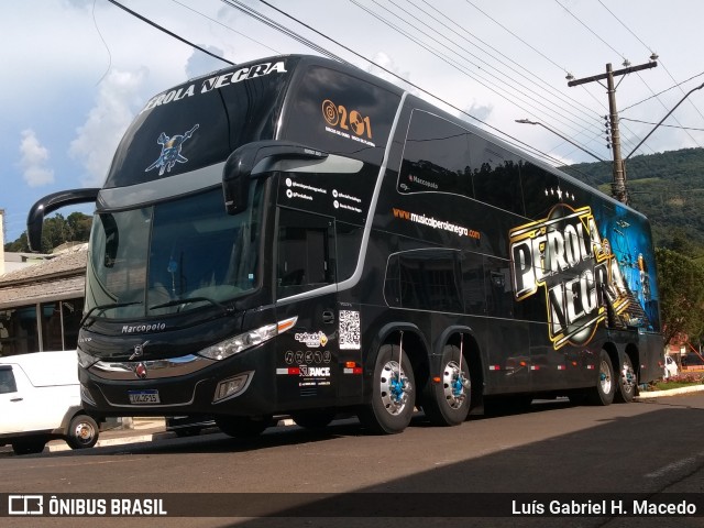 Banda Pérola Negra  na cidade de Xavantina, Santa Catarina, Brasil, por Luís Gabriel H. Macedo. Número da foto: #11845436.