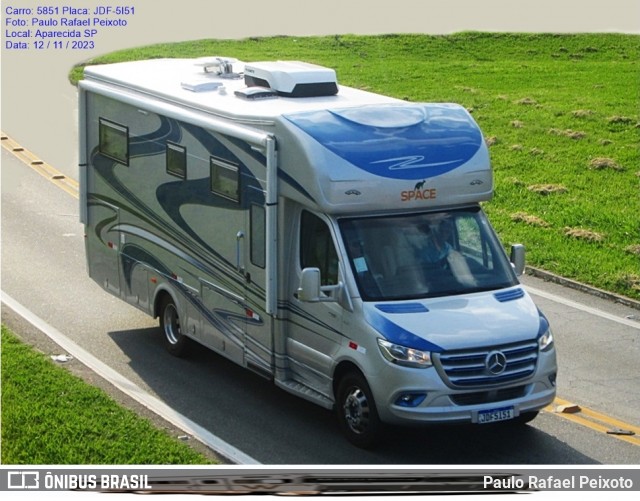 Motorhomes 5851 na cidade de Aparecida, São Paulo, Brasil, por Paulo Rafael Peixoto. Número da foto: #11844259.