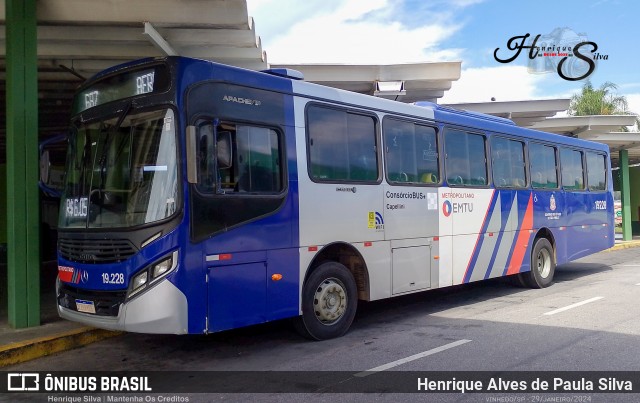Transportes Capellini 19.228 na cidade de Vinhedo, São Paulo, Brasil, por Henrique Alves de Paula Silva. Número da foto: #11850040.