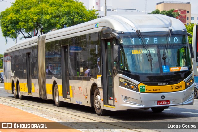 Viação Metrópole Paulista - Zona Leste 3 1209 na cidade de São Paulo, São Paulo, Brasil, por Lucas Sousa. Número da foto: #11852403.