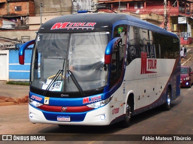 Muralha Tour Transportes e Turismo 1700 na cidade de Três Corações, Minas Gerais, Brasil, por Fábio Mateus Tibúrcio. Número da foto: #11851608.