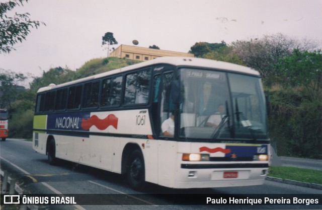 Viação Nacional 1061 na cidade de Barra do Piraí, Rio de Janeiro, Brasil, por Paulo Henrique Pereira Borges. Número da foto: #11854061.