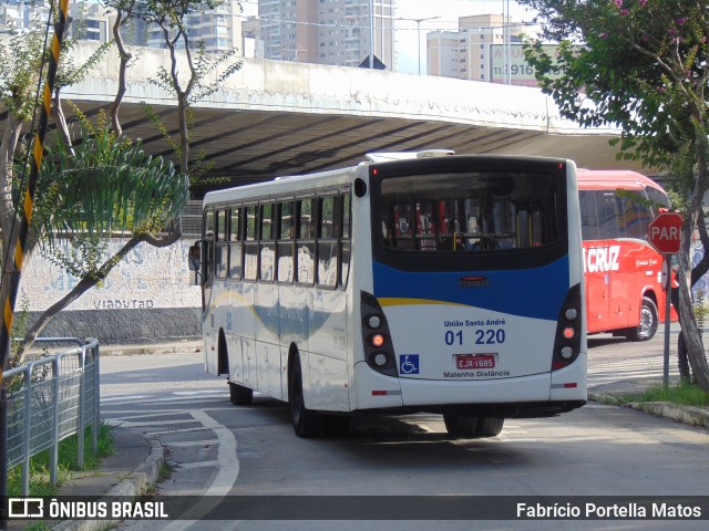 Viação Curuçá 01 220 na cidade de Santo André, São Paulo, Brasil, por Fabrício Portella Matos. Número da foto: #11855342.