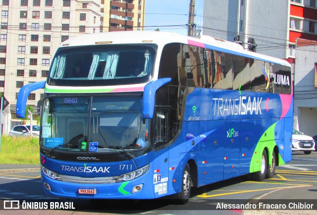 Trans Isaak Turismo 1711 na cidade de Curitiba, Paraná, Brasil, por Alessandro Fracaro Chibior. ID da foto: 11936342.