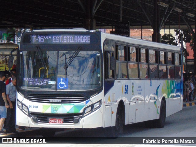 Viação Guaianazes 01 198 na cidade de Santo André, São Paulo, Brasil, por Fabrício Portella Matos. ID da foto: 11939691.