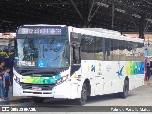 Viação Guaianazes 01 107 na cidade de Santo André, São Paulo, Brasil, por Fabrício Portella Matos. ID da foto: 11939469.