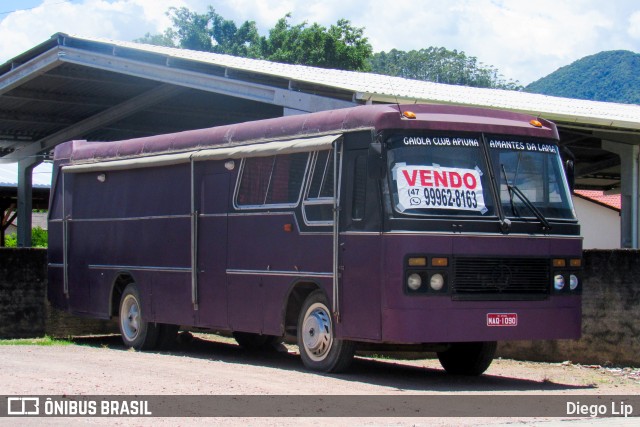 Motorhomes 1090 na cidade de Apiúna, Santa Catarina, Brasil, por Diego Lip. Número da foto: #11941173.