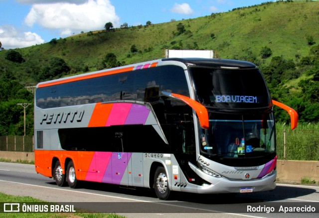 Transportadora Turística Petitto 7000 na cidade de Aparecida, São Paulo, Brasil, por Rodrigo  Aparecido. ID da foto: 11942236.