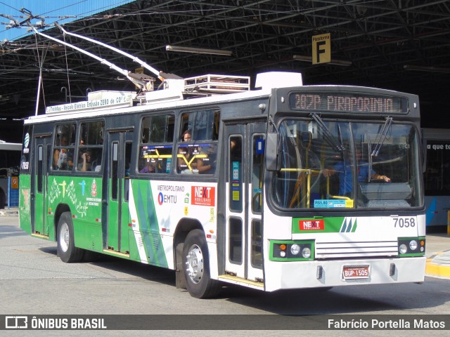 Next Mobilidade - ABC Sistema de Transporte 7058 na cidade de Santo André, São Paulo, Brasil, por Fabrício Portella Matos. ID da foto: 11945363.