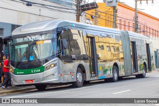 Via Sudeste Transportes S.A. 5 2144 na cidade de São Paulo, São Paulo, Brasil, por Lucas Sousa. ID da foto: 11945897.