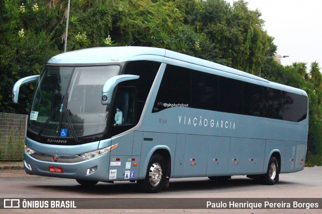 Viação Garcia 8164 na cidade de Curitiba, Paraná, Brasil, por Paulo Henrique Pereira Borges. Número da foto: #11947994.