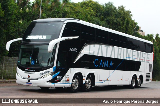 Auto Viação Catarinense 323025 na cidade de Curitiba, Paraná, Brasil, por Paulo Henrique Pereira Borges. Número da foto: #11947989.