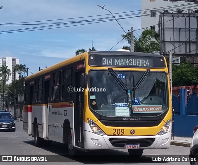 Empresa Metropolitana 209 na cidade de Recife, Pernambuco, Brasil, por Luiz Adriano Carlos. ID da foto: 11952697.