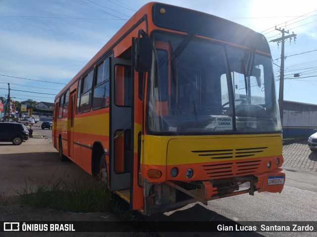 Ônibus Particulares 0692 na cidade de Ji-Paraná, Rondônia, Brasil, por Gian Lucas  Santana Zardo. ID da foto: 11912572.