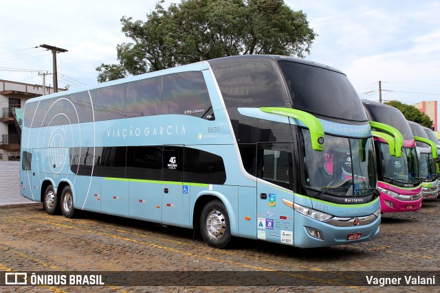 Viação Garcia 8631 na cidade de Foz do Iguaçu, Paraná, Brasil, por Vagner Valani. ID da foto: 11958832.