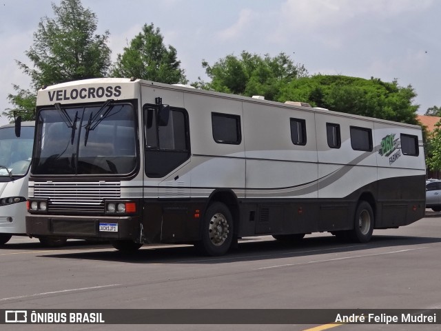 Motorhomes 1J71 na cidade de Fernandes Pinheiro, Paraná, Brasil, por André Felipe Mudrei. Número da foto: #11960584.
