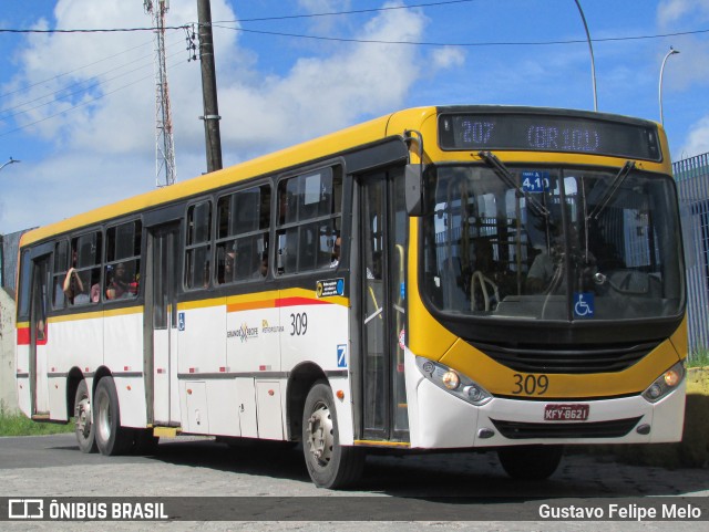 Empresa Metropolitana 309 na cidade de Recife, Pernambuco, Brasil, por Gustavo Felipe Melo. Número da foto: #11962735.