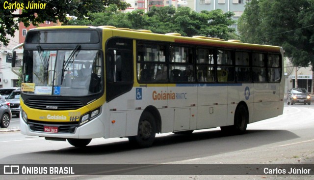 HP Transportes Coletivos 20038 na cidade de Goiânia, Goiás, Brasil, por Carlos Júnior. ID da foto: 11963041.