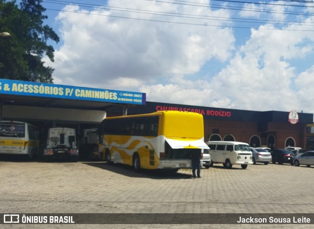 Ônibus Particulares 01 na cidade de Itaquaquecetuba, São Paulo, Brasil, por Jackson Sousa Leite. Número da foto: #11965569.