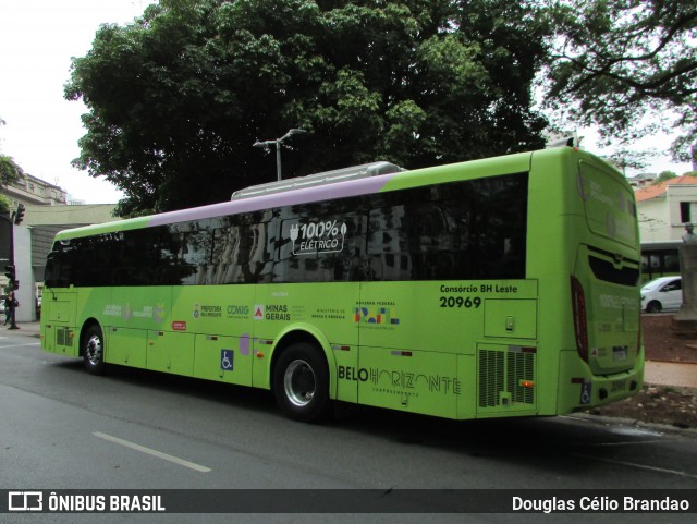 SM Transportes 20969 na cidade de Belo Horizonte, Minas Gerais, Brasil, por Douglas Célio Brandao. ID da foto: 11965085.