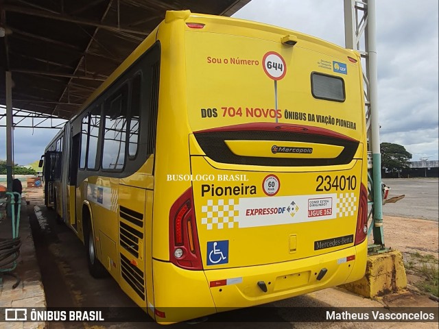 Viação Pioneira 234010 na cidade de Brasília, Distrito Federal, Brasil, por Matheus Vasconcelos. Número da foto: #11974162.