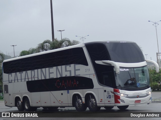 Auto Viação Catarinense 3719 na cidade de Florianópolis, Santa Catarina, Brasil, por Douglas Andrez. Número da foto: #11975928.