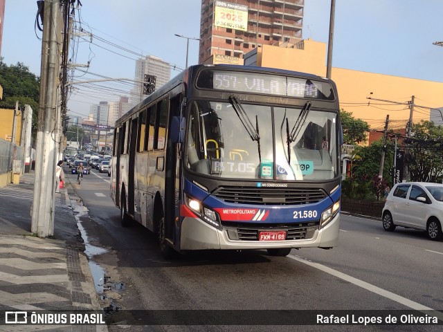 Viação Osasco 21.580 na cidade de Osasco, São Paulo, Brasil, por Rafael Lopes de Oliveira. ID da foto: 11974169.