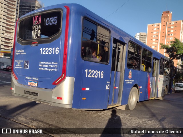 Auto Viação Bragança Metropolitana > Viação Raposo Tavares 12.2316 na cidade de São Paulo, São Paulo, Brasil, por Rafael Lopes de Oliveira. ID da foto: 11977084.