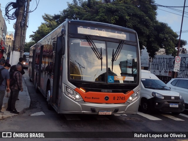 Viação Gato Preto 8 2745 na cidade de São Paulo, São Paulo, Brasil, por Rafael Lopes de Oliveira. ID da foto: 11977052.