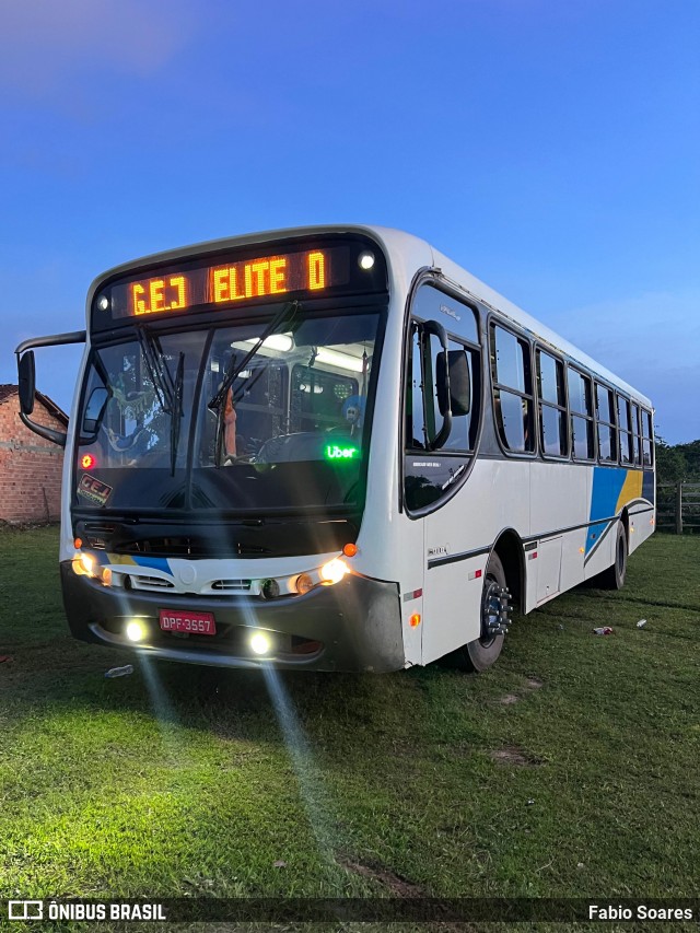 Ônibus Particulares 487 na cidade de Bragança, Pará, Brasil, por Fabio Soares. ID da foto: 11985330.