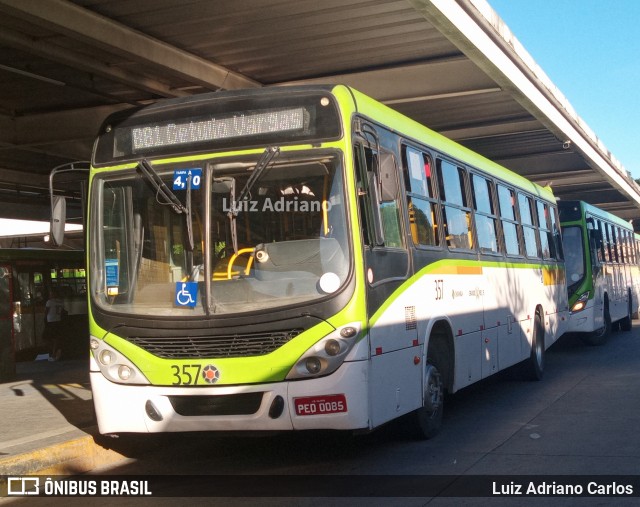 Rodoviária Caxangá 357 na cidade de Olinda, Pernambuco, Brasil, por Luiz Adriano Carlos. Número da foto: #11918996.
