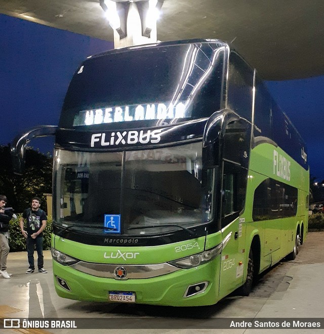 FlixBus Transporte e Tecnologia do Brasil 2054 na cidade de Uberlândia, Minas Gerais, Brasil, por Andre Santos de Moraes. ID da foto: 11924977.