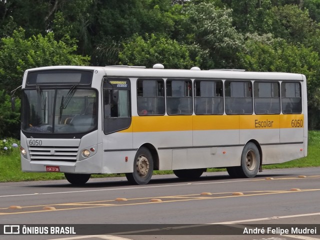 Emotur Turismo 6050 na cidade de Fernandes Pinheiro, Paraná, Brasil, por André Felipe Mudrei. ID da foto: 11924599.