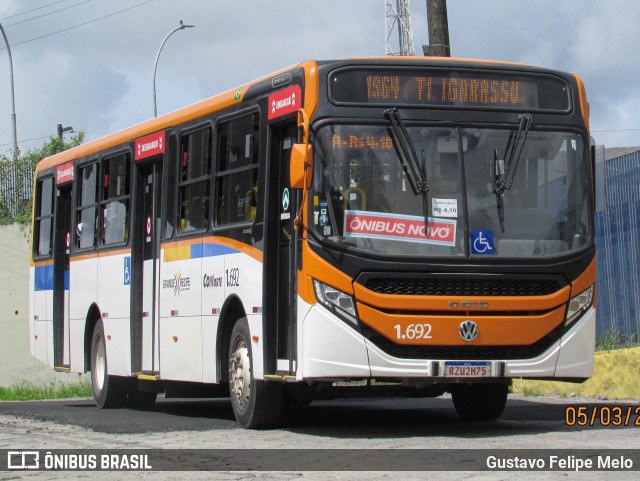 Itamaracá Transportes 1.692 na cidade de Recife, Pernambuco, Brasil, por Gustavo Felipe Melo. Número da foto: #11929144.