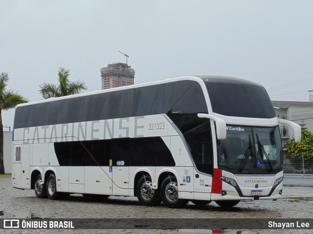 Auto Viação Catarinense 321323 na cidade de Balneário Camboriú, Santa Catarina, Brasil, por Shayan Lee. Número da foto: #11930854.