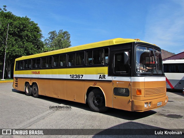 Ônibus Particulares 12367 na cidade de Queluz, São Paulo, Brasil, por Luiz Krolman. Número da foto: #12008238.