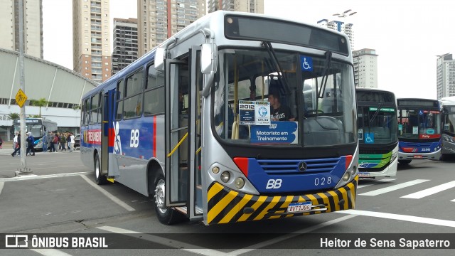 BB Transportes e Turismo 028 na cidade de Barueri, São Paulo, Brasil, por Heitor de Sena Sapaterro. Número da foto: #12011937.