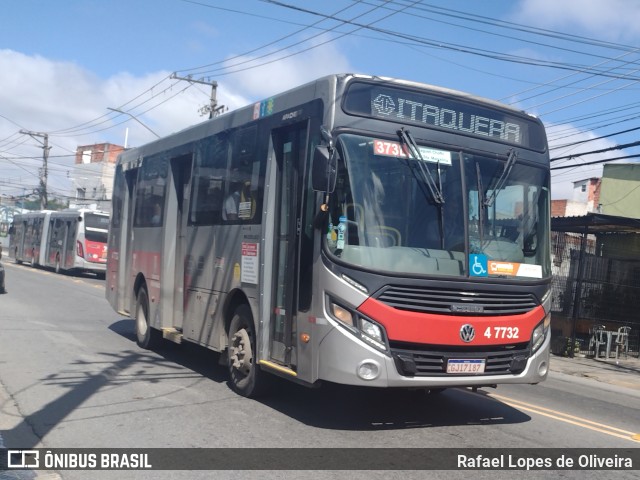 Pêssego Transportes 4 7732 na cidade de São Paulo, São Paulo, Brasil, por Rafael Lopes de Oliveira. Número da foto: #12010846.