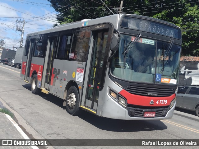 Pêssego Transportes 4 7379 na cidade de São Paulo, São Paulo, Brasil, por Rafael Lopes de Oliveira. Número da foto: #12010860.