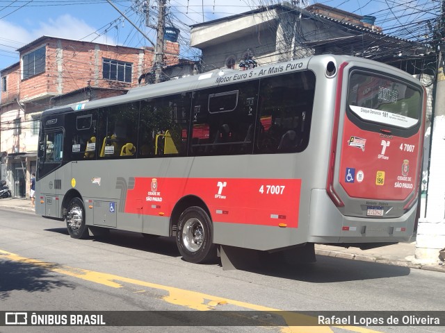 Pêssego Transportes 4 7007 na cidade de São Paulo, São Paulo, Brasil, por Rafael Lopes de Oliveira. Número da foto: #12012924.