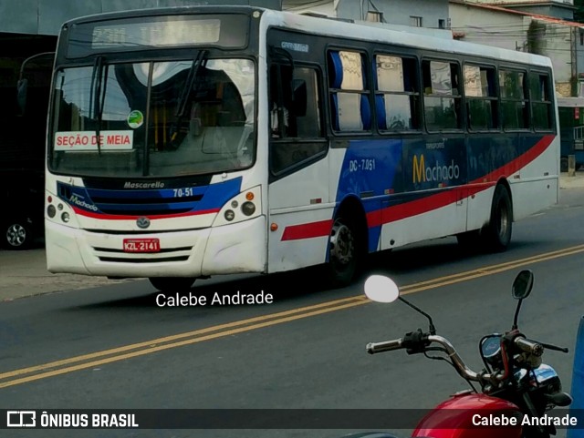 Transportes Machado DC 7.051 na cidade de Magé, Rio de Janeiro, Brasil, por Calebe Andrade. Número da foto: #12015676.