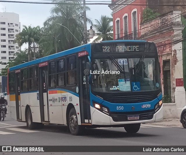 Consórcio Recife 850 na cidade de Recife, Pernambuco, Brasil, por Luiz Adriano Carlos. Número da foto: #12013825.